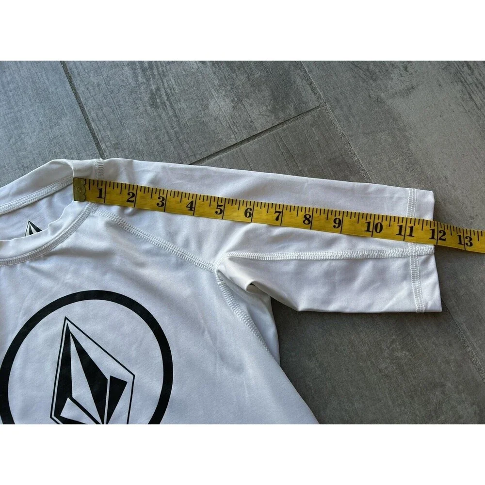 VOLCOM Boys Youth LIDO White Short Sleeve Rashguard Sun Protection UPF 50+ M 10
